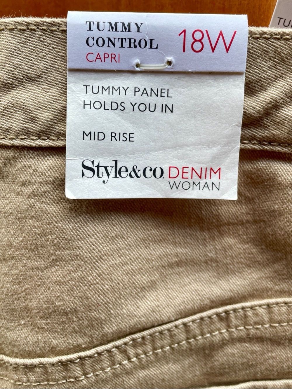 Style & Co. Capris Mid Rise w Tummy Panel Light Beige New w tags Plus Size 18W